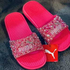 BLING OUT PUMA SLIDES/PINK/SIZE 8